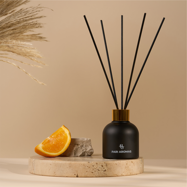 Luxury scent diffuser with saffron lace, white pepper, and vanilla pods for a bold and calming nighttime atmosphere