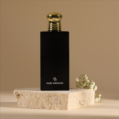 Refreshing mist and linen spray with spearmint, ashwagandha, and cedarwood for a relaxing, non-toxic scent experience