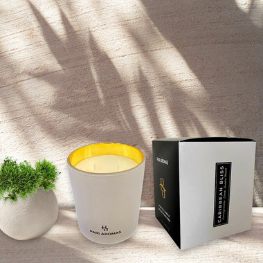 Pari Aromas scented candle with raspberry, rose, and jasmine, a romantic floral and fruity fragrance.