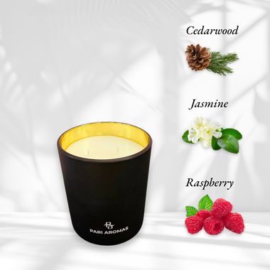 Pari Aromas scented candle with pine, jasmine, and clove, a refreshing mix of floral and spice